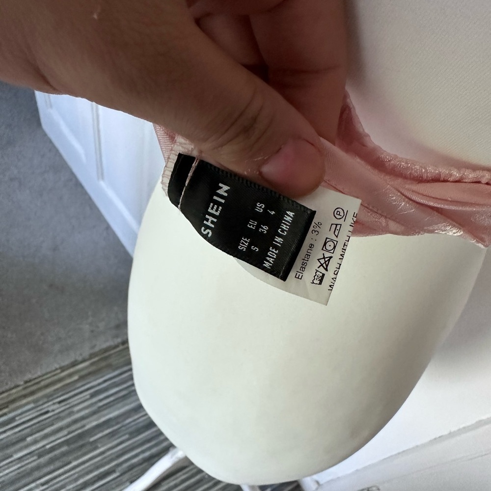 Shein size 8 Bralette Top pink white lace floral motive - Picture 6 of 9
